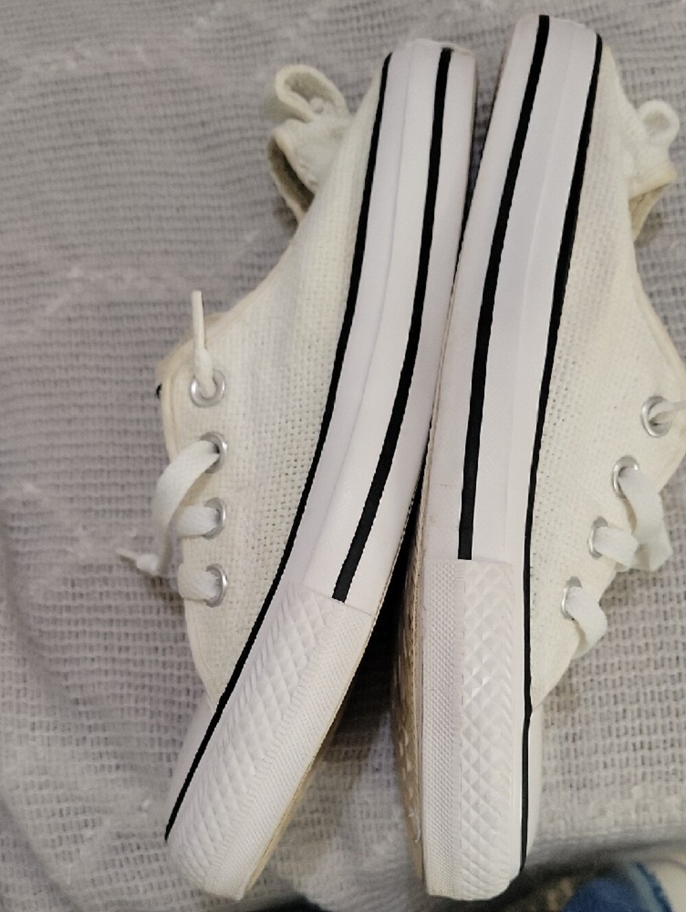 Converse White Low Top Canvas Sneakers Easy On Heel, Womens Size 8 - Picture 8 of 9